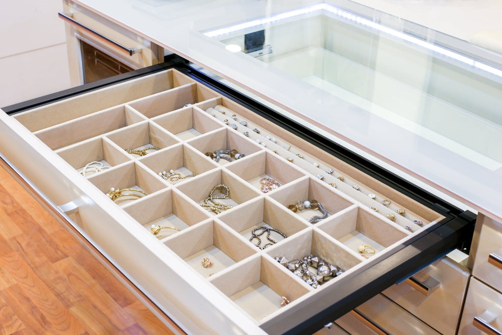 Unlock Your Closet's Potential: Must-Have Wardrobe Organizer Accessories