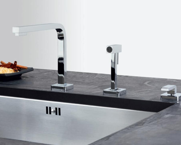 Modern deck-mounted Franke Quantum Three kitchen mixer with sleek chrome finish, ergonomic single lever, and high-precision side spray for enhanced kitchen functionality.
